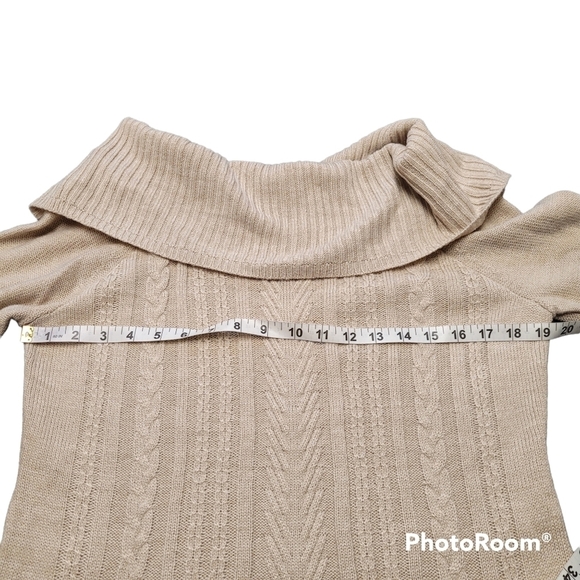 Soho NY&C Off-The-Shoulder Bow Back Oatmeal Cable knit Sweater Size Medium - Picture 8 of 10
